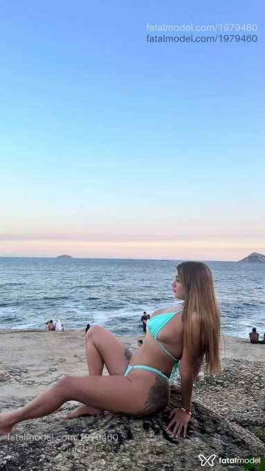 Acompanhante mulher loira (o) de olhos verdes - Luiza