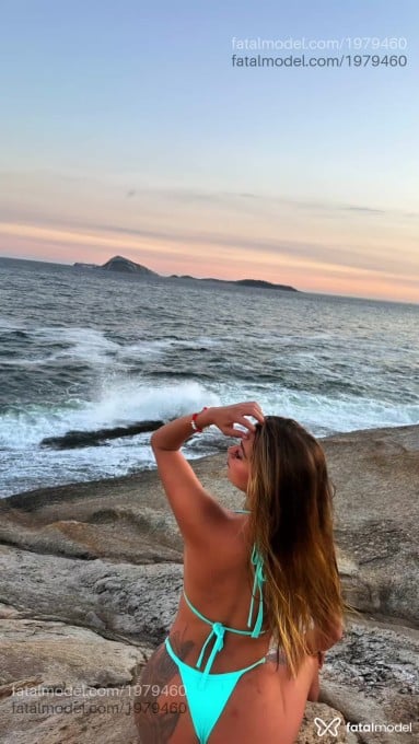 Acompanhante mulher loira (o) de olhos verdes - Luiza