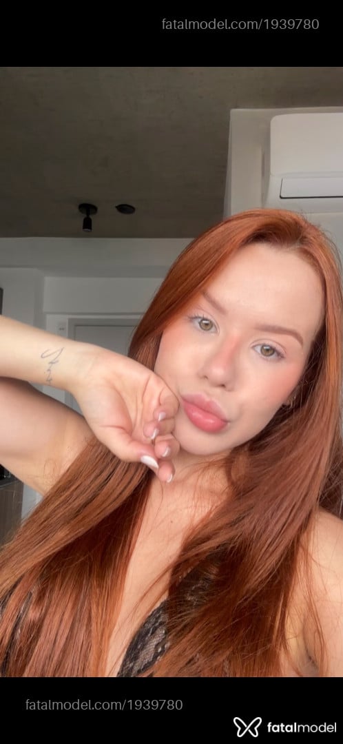 Acompanhante mulher ruiva (o) de olhos verdes em Brasília - Lavínia Castellan