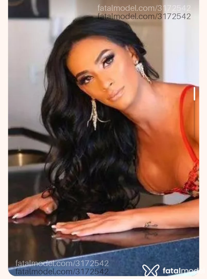 Acompanhante mulher trans morena (o) de olhos castanhos - Thayra Santos Acompanhante mulher trans morena (o) de olhos castanhos - Thayra Santos