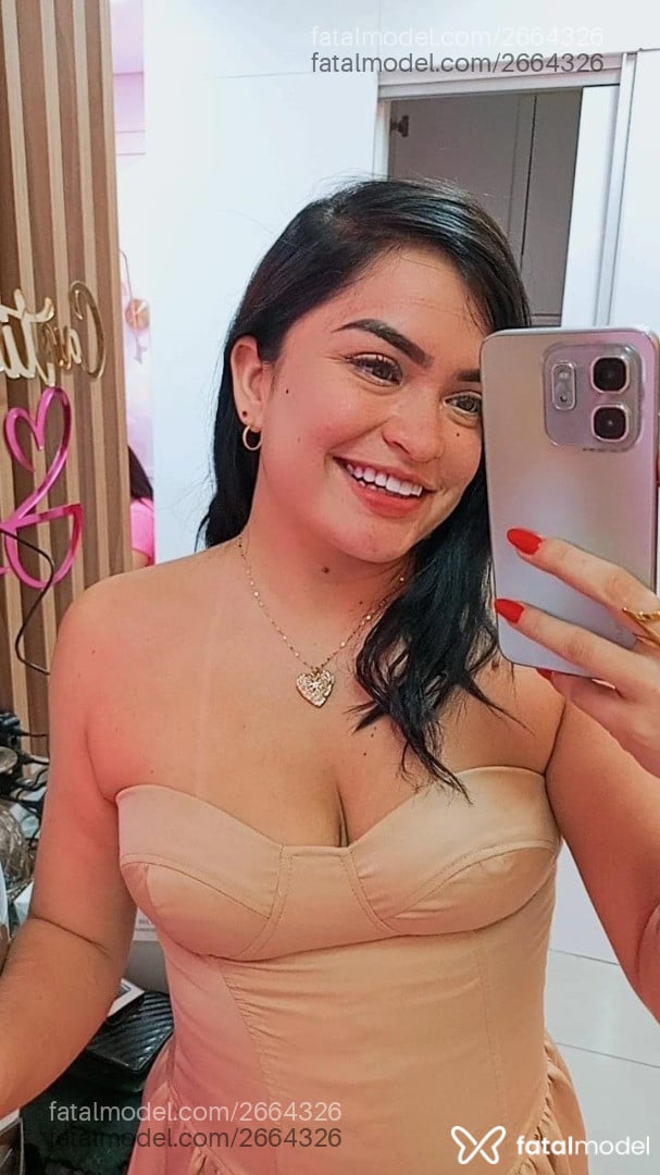 Acompanhante mulher morena (o) de olhos castanhos - Maria