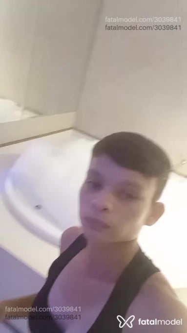 Acompanhante homem trans com cabelo castanho de olhos castanhos em Pindamonhangaba - Lyan Gomes