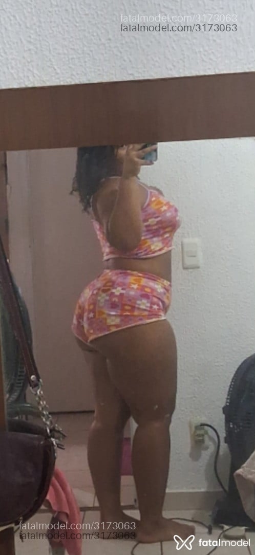 Acompanhante mulher com cabelo castanho de olhos castanhos em Rio de Janeiro Acompanhante mulher com cabelo castanho de olhos castanhos em Rio de Janeiro - Mires