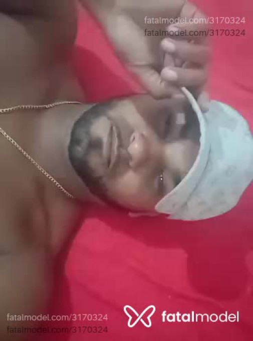 Acompanhante homem com cabelo castanho de olhos castanhos em Rio das Ostras - Oliver