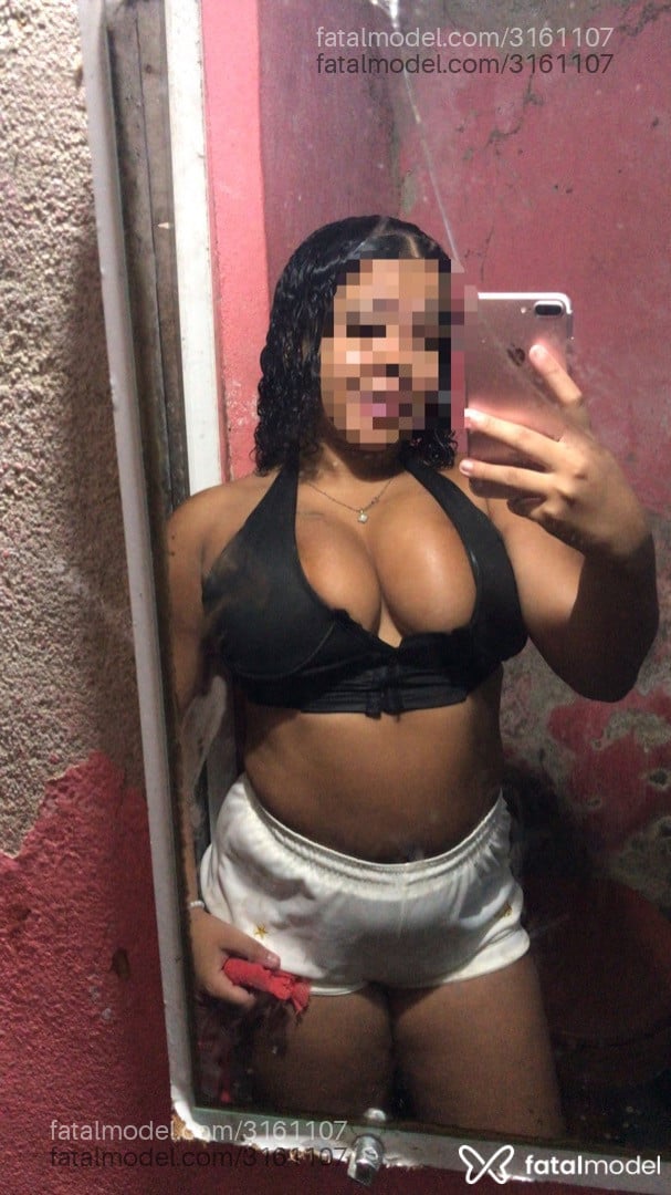 Acompanhante mulher com cabelo castanho de olhos mel em Campos dos Goytacazes - Julia Mendes