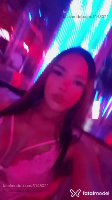 Acompanhante mulher com cabelo castanho de olhos castanhos em Canoas - Camila