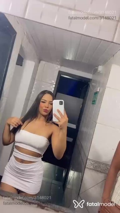Acompanhante mulher com cabelo castanho de olhos castanhos em Canoas - Camila