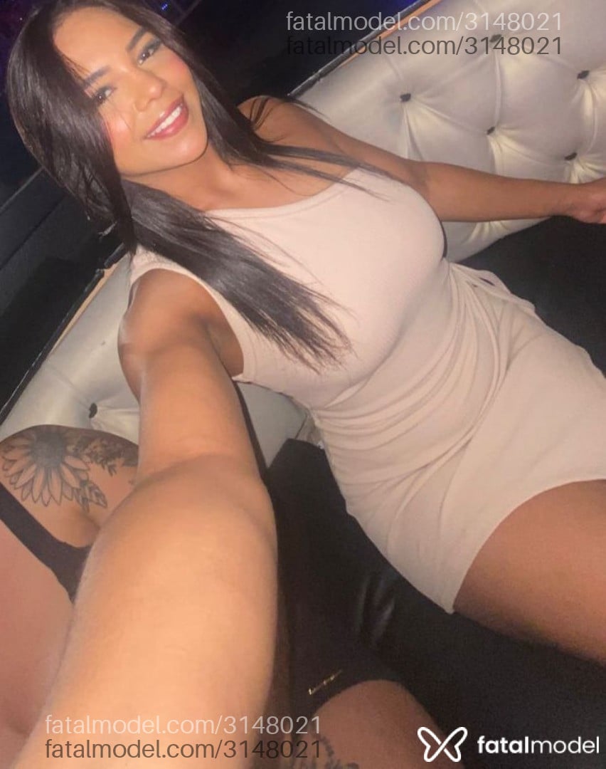Acompanhante mulher com cabelo castanho de olhos castanhos em Canoas - Camila