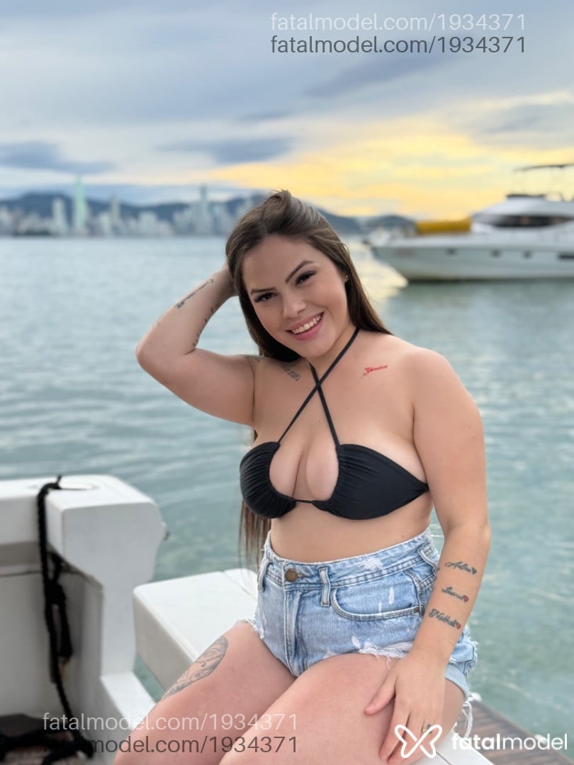 Acompanhante mulher com cabelo castanho de olhos castanhos em Cascavel - Gabriela