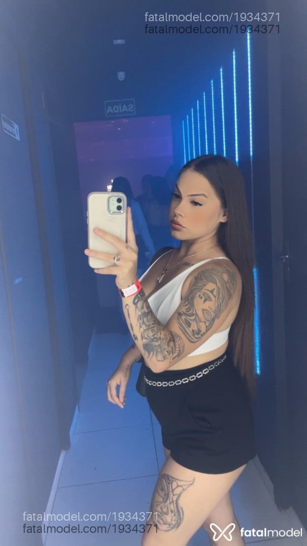 Acompanhante mulher com cabelo castanho de olhos castanhos em Cascavel - Gabriela