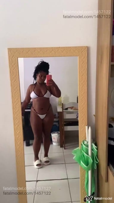 Acompanhante mulher morena (o) de olhos pretos - Camila Acompanhante mulher morena (o) de olhos pretos - Camila