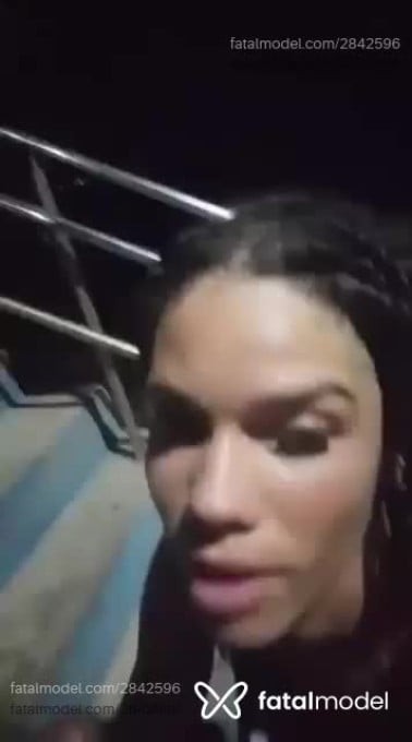 Acompanhante mulher trans com cabelo castanho de olhos castanhos em Salvador - Agatha Bacelar