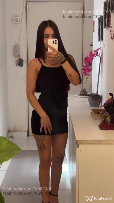 Acompanhante mulher com cabelo castanho de olhos castanhos em Curitiba Acompanhante mulher com cabelo castanho de olhos castanhos em Curitiba - Monica lopez