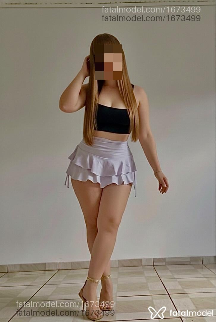 Acompanhante mulher com cabelo castanho de olhos verdes - Bella