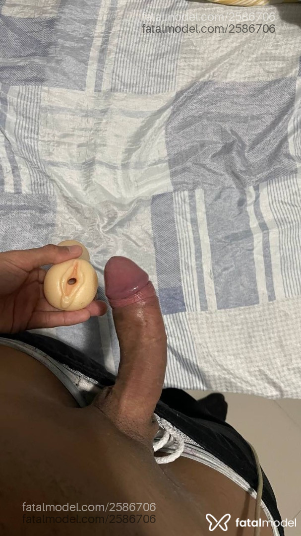 Acompanhante homem com cabelo castanho de olhos pretos em Virtual Acompanhante homem com cabelo castanho de olhos pretos em Virtual - Rdzin