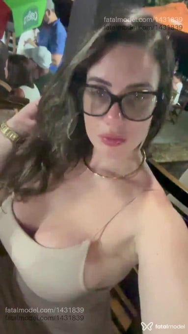 Acompanhante mulher loira (o) de olhos castanhos em Porto Alegre - Bia Schneider