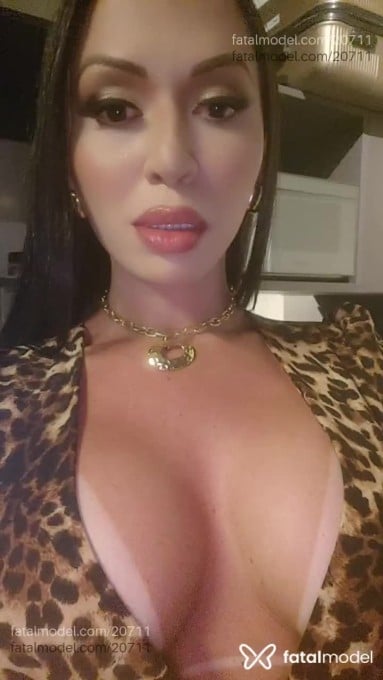 Acompanhante mulher trans com cabelo castanho de olhos castanhos em Presidente Prudente - Amanda Montteiro