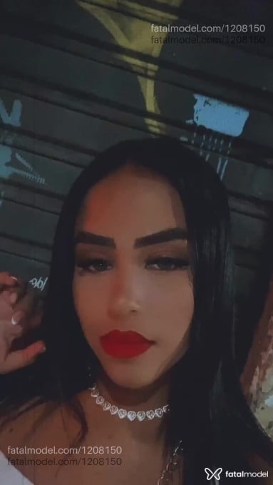 Acompanhante mulher com cabelo castanho de olhos verdes - Jenniffer Tavares Acompanhante mulher com cabelo castanho de olhos verdes - Jenniffer Tavares