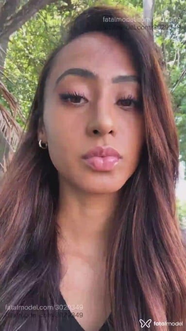 Acompanhante mulher morena (o) de olhos castanhos - Lore Sousa Acompanhante mulher morena (o) de olhos castanhos - Lore Sousa