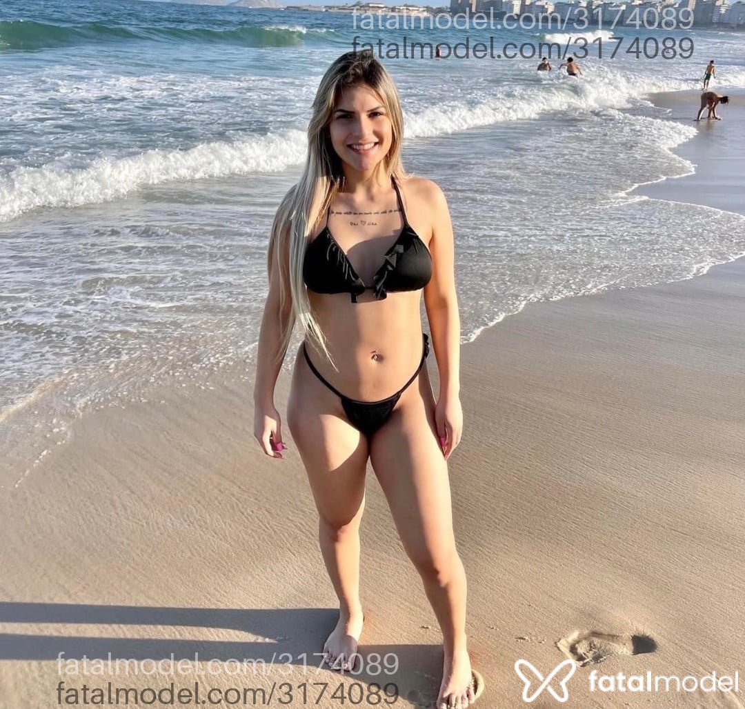 Acompanhante mulher loira (o) de olhos pretos - Pamela Acompanhante mulher loira (o) de olhos pretos - Pamela