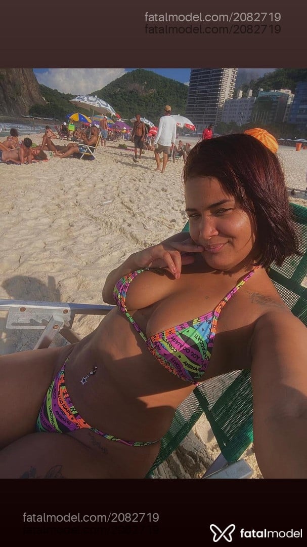 Acompanhante mulher com cabelo castanho de olhos verdes em Rio de Janeiro - Kathelin Silva