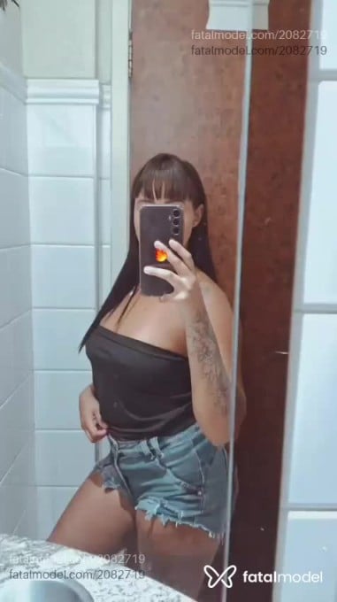 Acompanhante mulher com cabelo castanho de olhos verdes em Rio de Janeiro - Kathelin Silva