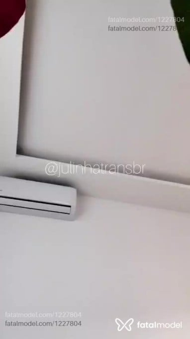 Acompanhante mulher trans com cabelo castanho de olhos castanhos em São Paulo - julinha