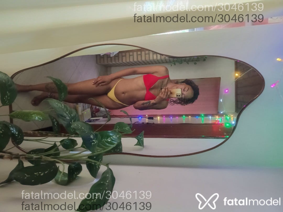 Acompanhante mulher morena (o) de olhos pretos em Florianópolis - Karina