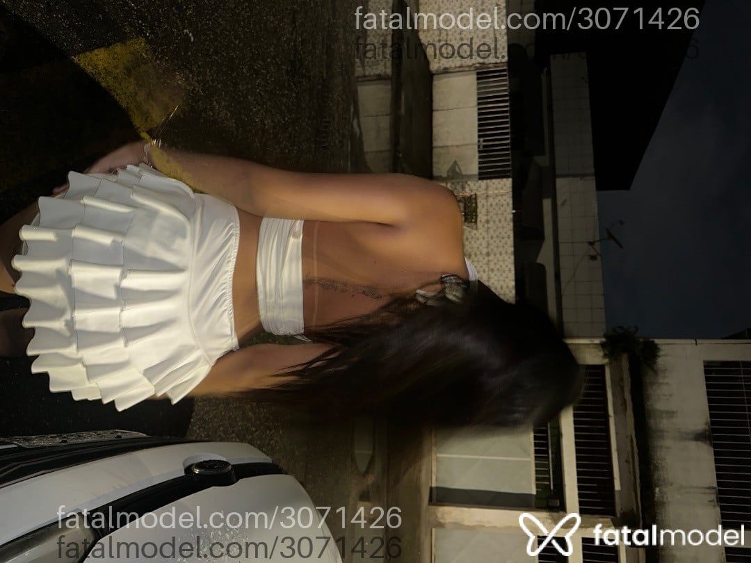 Acompanhante mulher trans com cabelo castanho de olhos mel em São Paulo - Julia Souza