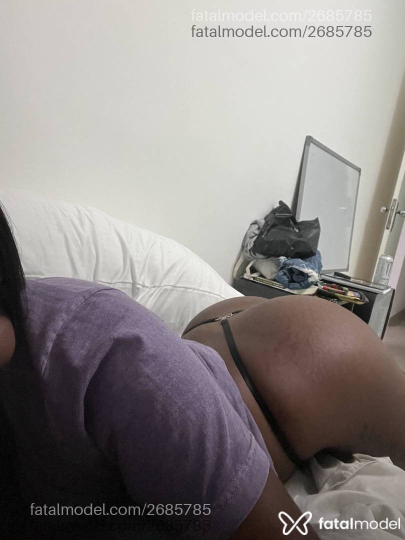 Acompanhante mulher morena (o) de olhos castanhos - Lorena