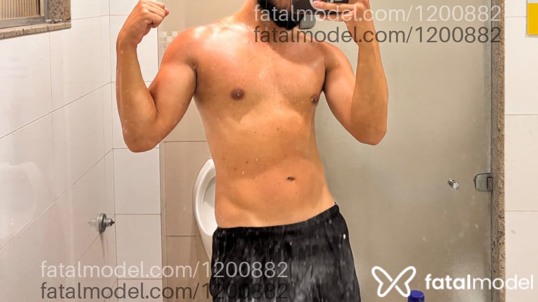 Acompanhante homem morena (o) de olhos castanhos em Rio de Janeiro - Gauchodot