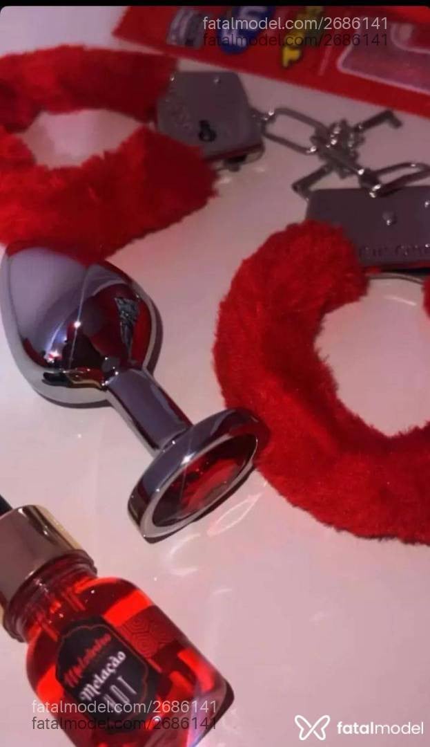 Acompanhante mulher trans ruiva (o) de olhos mel em Três de Maio - Laís Eduarda