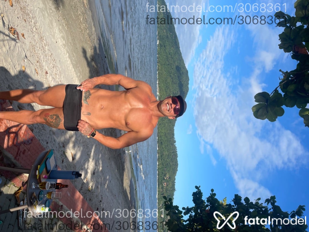 Acompanhante homem morena (o) de olhos mel em Ubatuba Acompanhante homem morena (o) de olhos mel em Ubatuba - Matheus