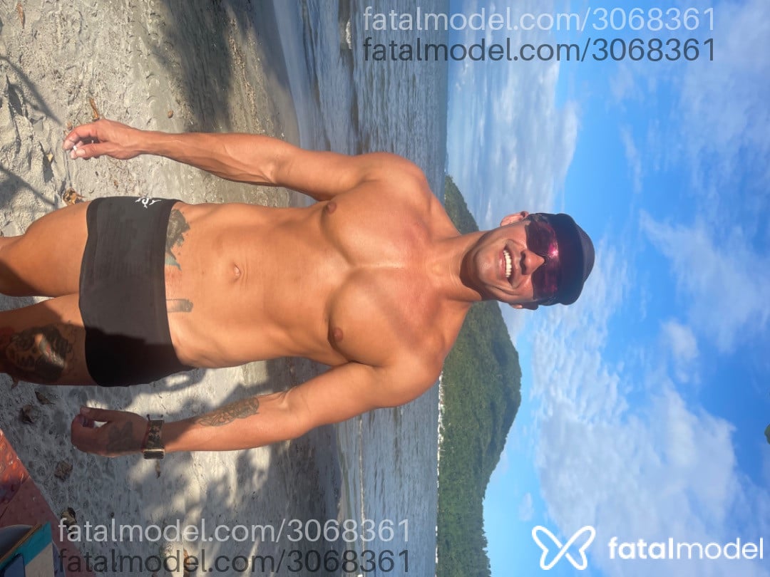 Acompanhante homem morena (o) de olhos mel em Ubatuba Acompanhante homem morena (o) de olhos mel em Ubatuba - Matheus