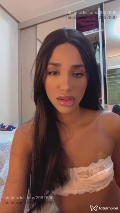 Acompanhante mulher trans morena (o) de olhos pretos em Virtual - Marcela