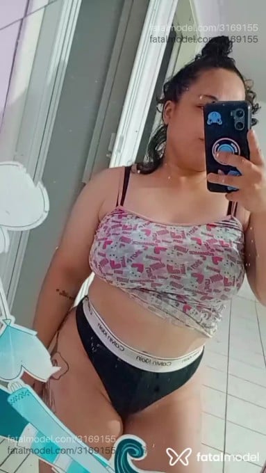 Acompanhante mulher com cabelo castanho de olhos mel em Viamão - Pietra Silva