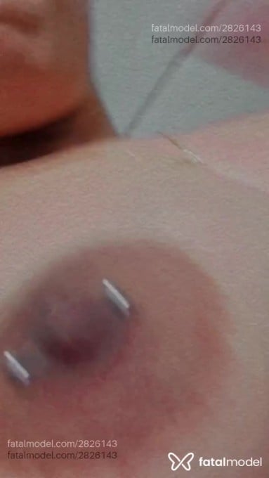 Acompanhante mulher loira (o) de olhos castanhos - Samy