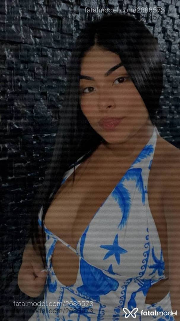Acompanhante mulher morena (o) de olhos pretos - Hellen
