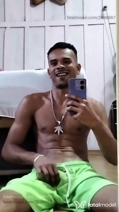 Acompanhante homem morena (o) de olhos pretos em Maringá - Rafael