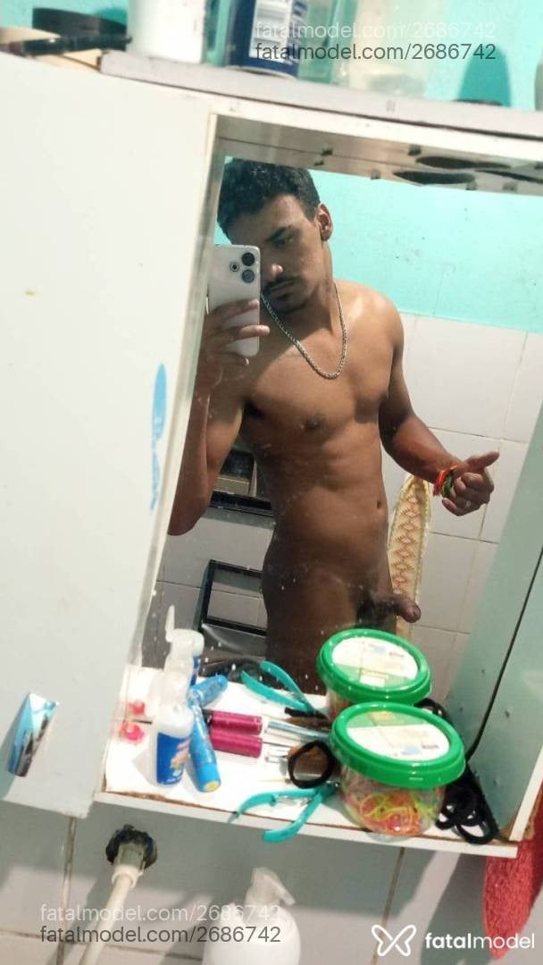 Acompanhante homem com cabelo castanho de olhos pretos em Chapecó - Bielzin