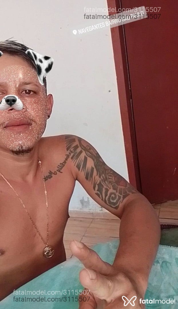 Acompanhante homem com cabelo castanho de olhos pretos em Navegantes - Manzuh