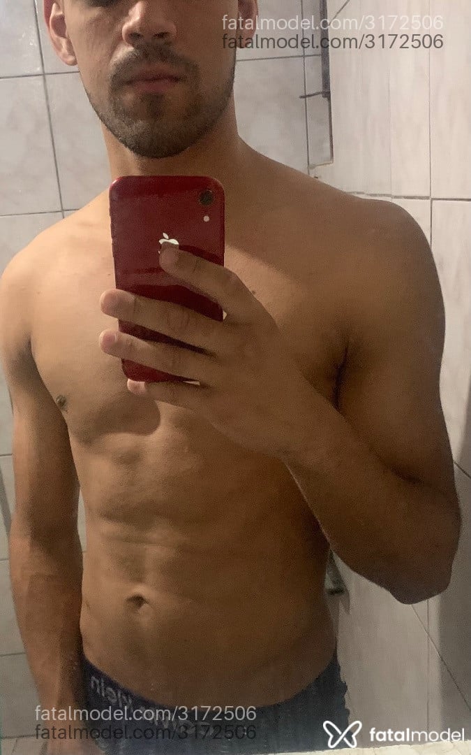 Acompanhante homem com cabelo castanho de olhos castanhos em Curitiba - Gabriel