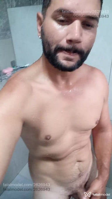 Acompanhante homem com cabelo castanho de olhos castanhos em Porto Alegre - Makalister