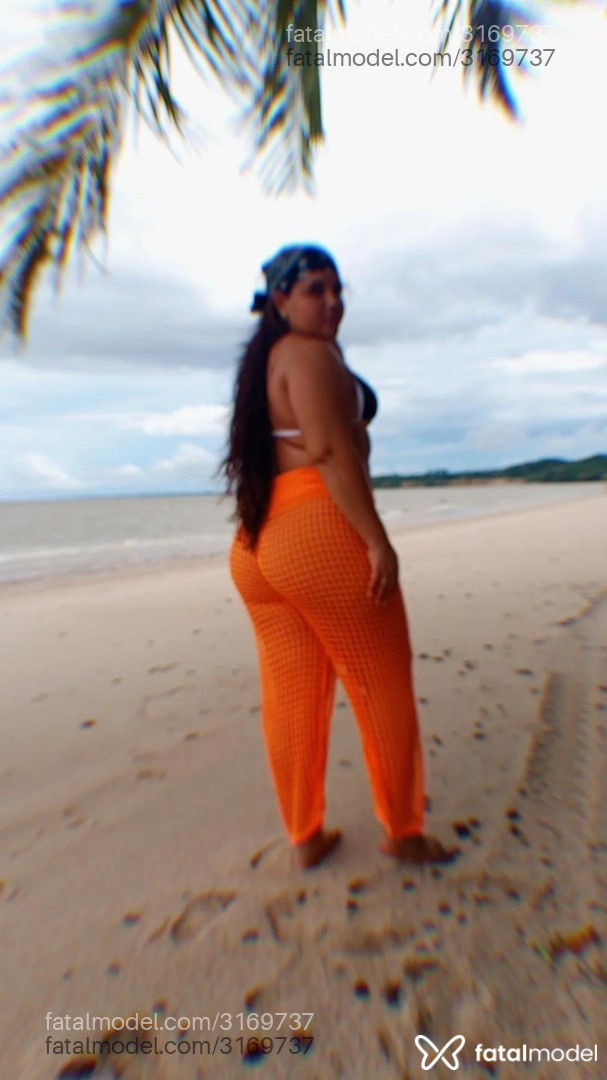 Acompanhante mulher com cabelo castanho de olhos castanhos - Thay Carol Acompanhante mulher com cabelo castanho de olhos castanhos - Thay Carol
