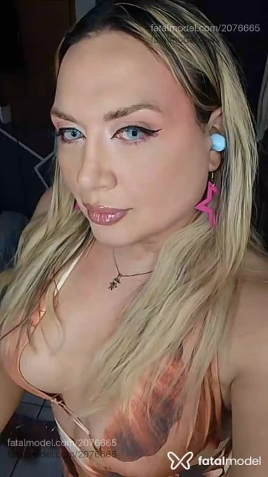 Acompanhante mulher trans loira (o) de olhos mel em Fortaleza - Ariana Santos