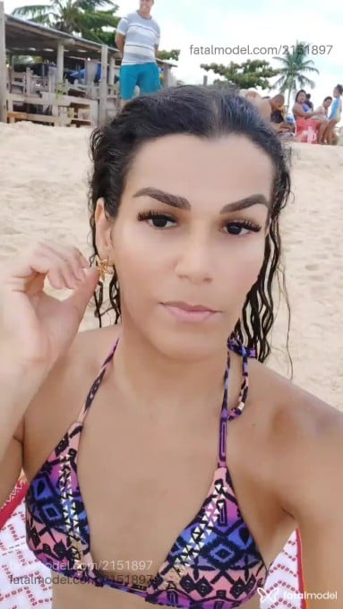 Acompanhante mulher trans com cabelo castanho de olhos castanhos em Porto Seguro - Axell Céu
