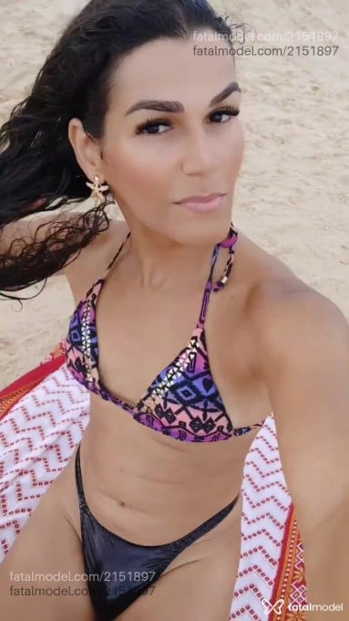 Acompanhante mulher trans com cabelo castanho de olhos castanhos em Porto Seguro - Axell Céu