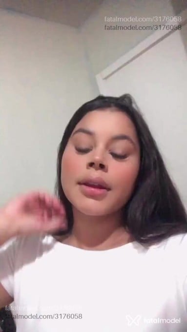 Acompanhante mulher morena (o) de olhos castanhos em Balneário Camboriú Acompanhante mulher morena (o) de olhos castanhos em Balneário Camboriú - Estela