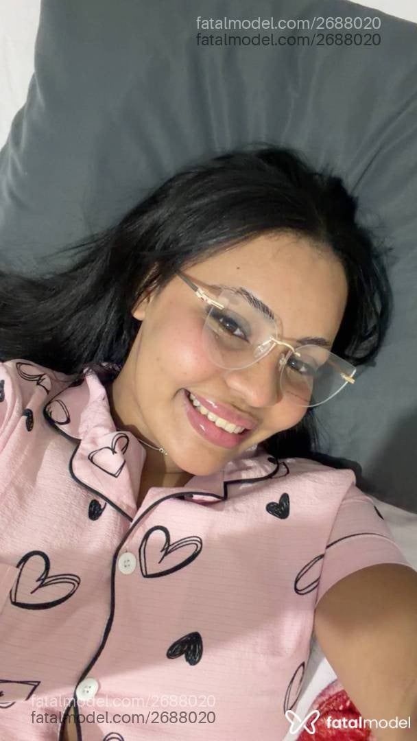 Acompanhante mulher morena (o) de olhos mel - Elisa
