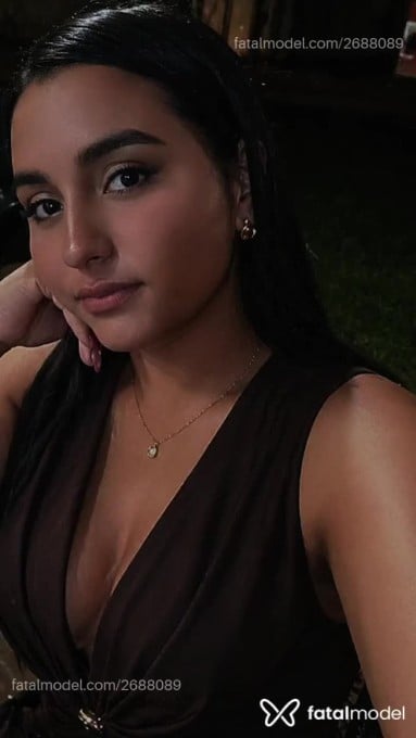 Acompanhante mulher morena (o) de olhos castanhos em Jaraguá Acompanhante mulher morena (o) de olhos castanhos em Jaraguá - Nay